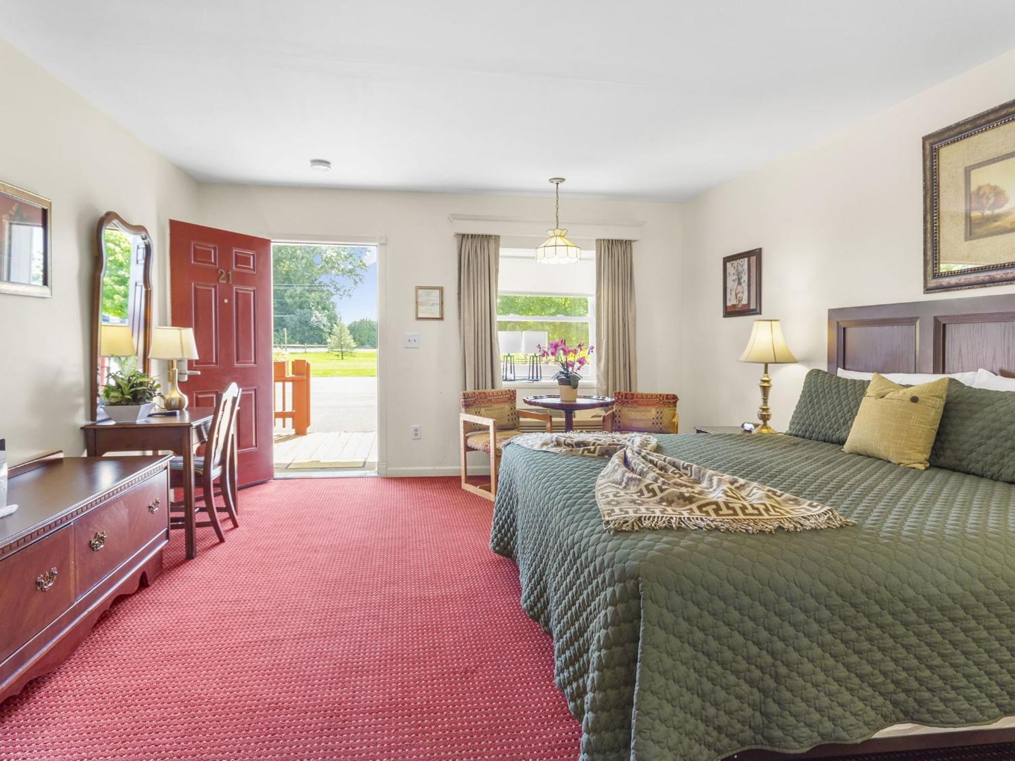 Blue Spruce Inn & Suites Valatie Bagian luar foto