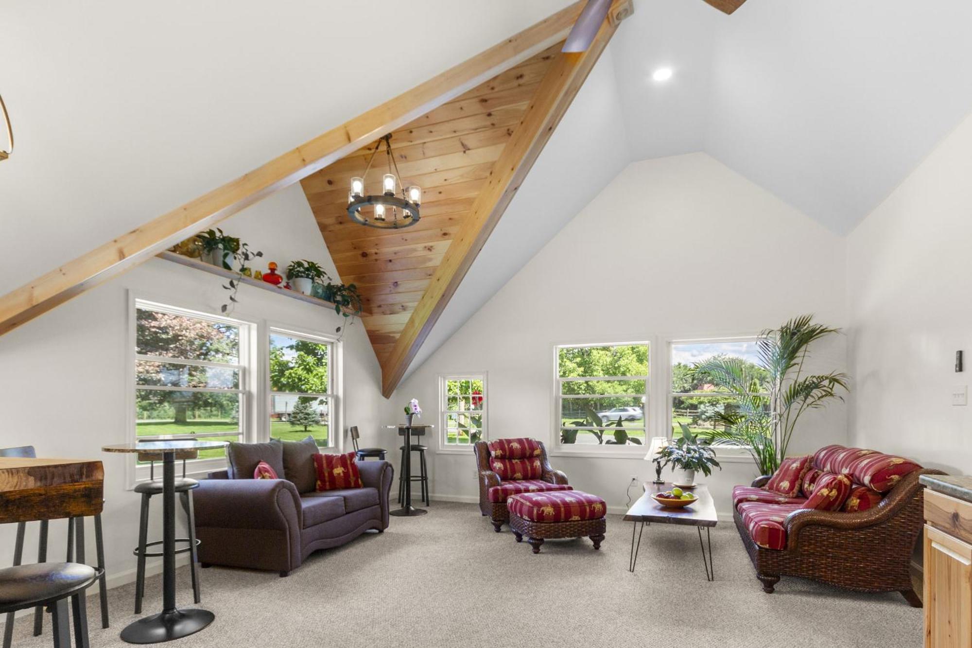 Blue Spruce Inn & Suites Valatie Bagian luar foto